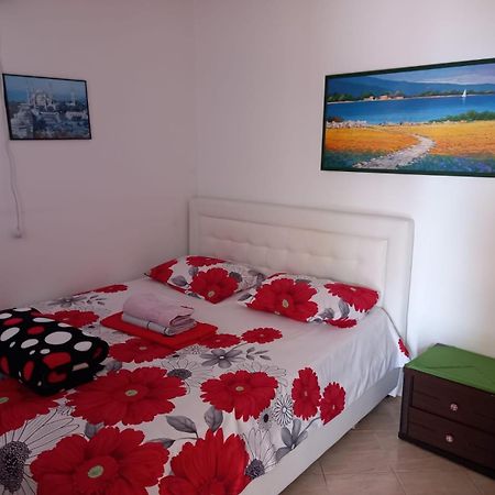 Sea View Apartments Вльора Екстер'єр фото