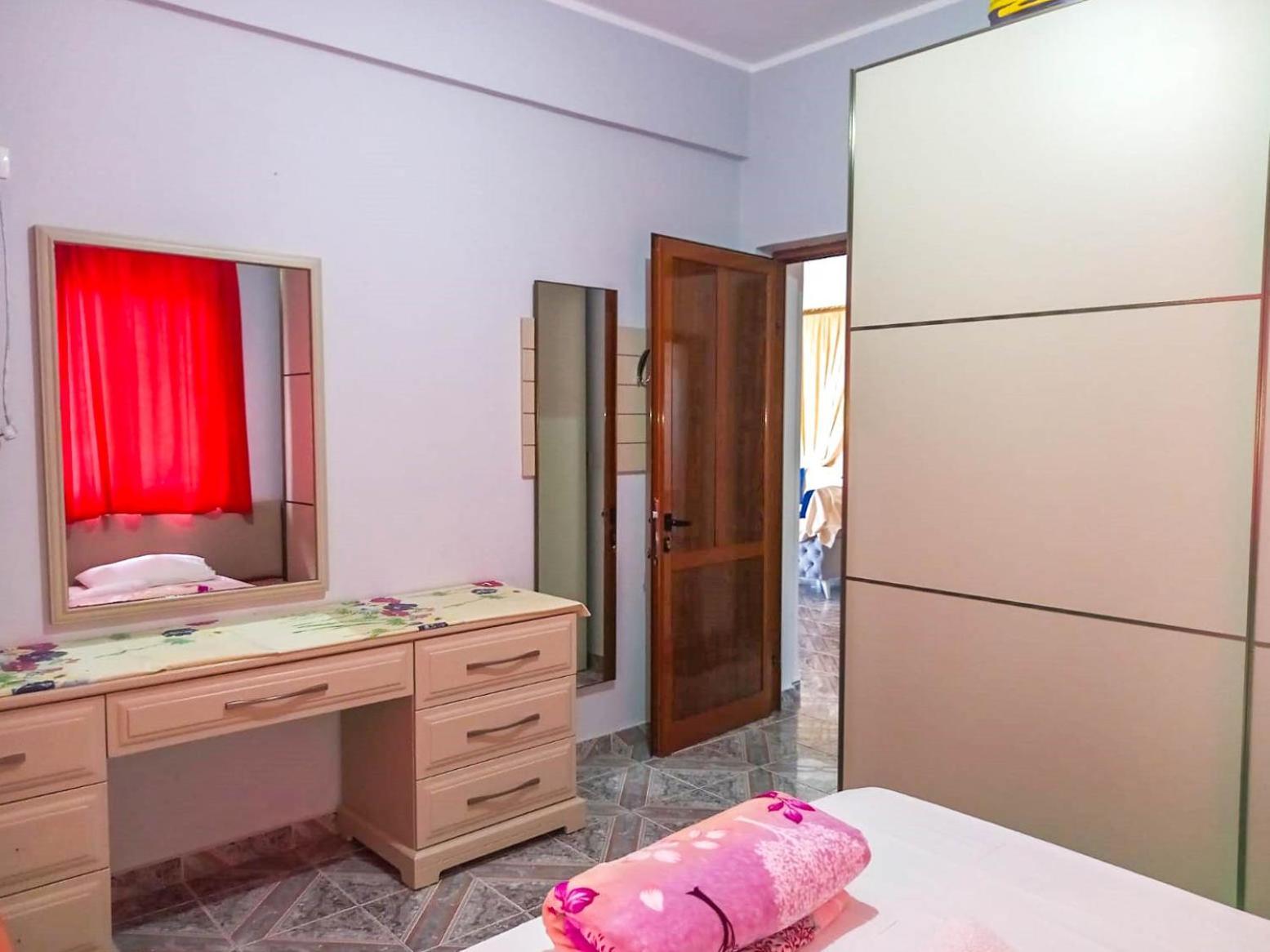 Sea View Apartments Вльора Екстер'єр фото
