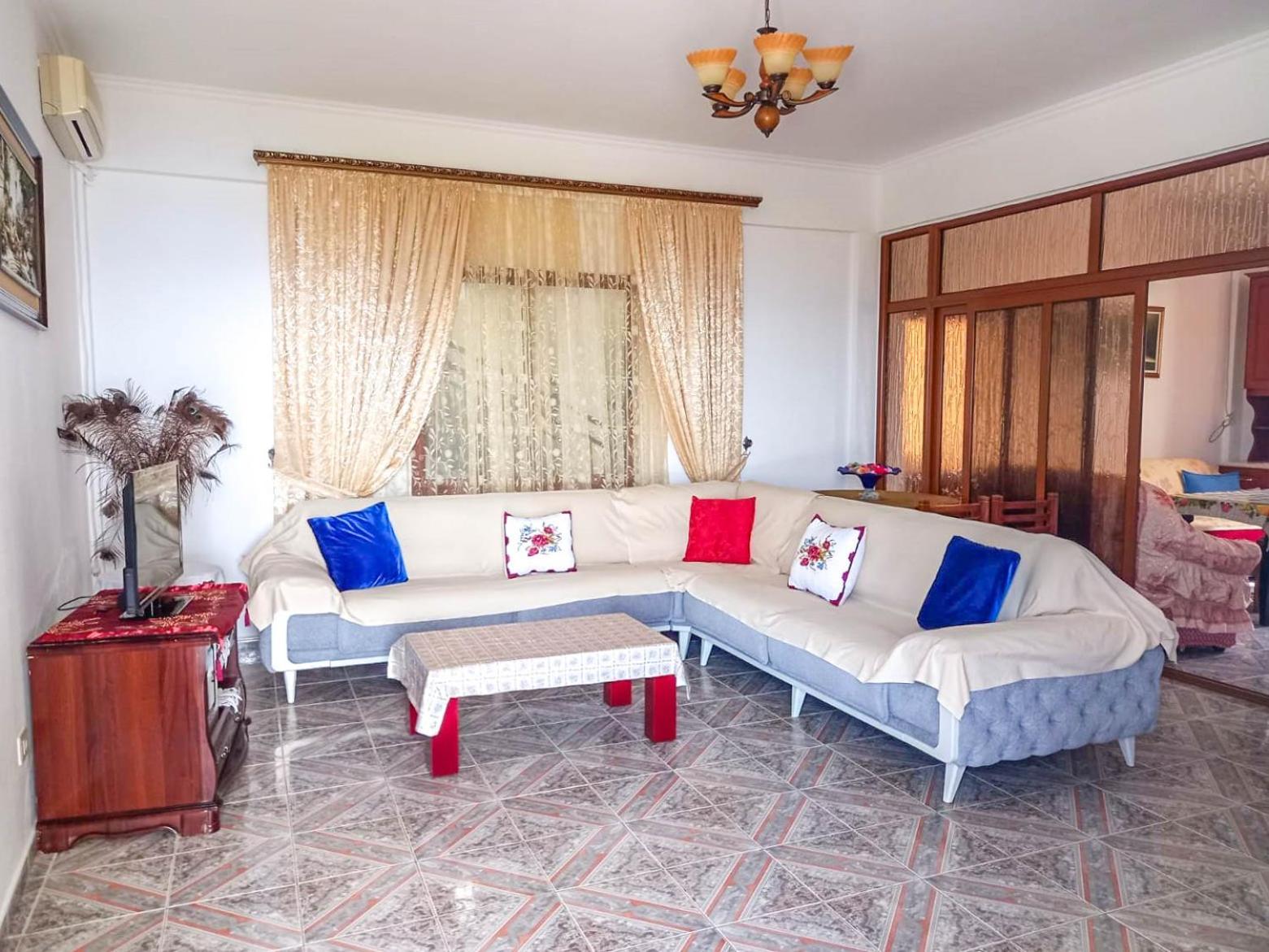 Sea View Apartments Вльора Екстер'єр фото