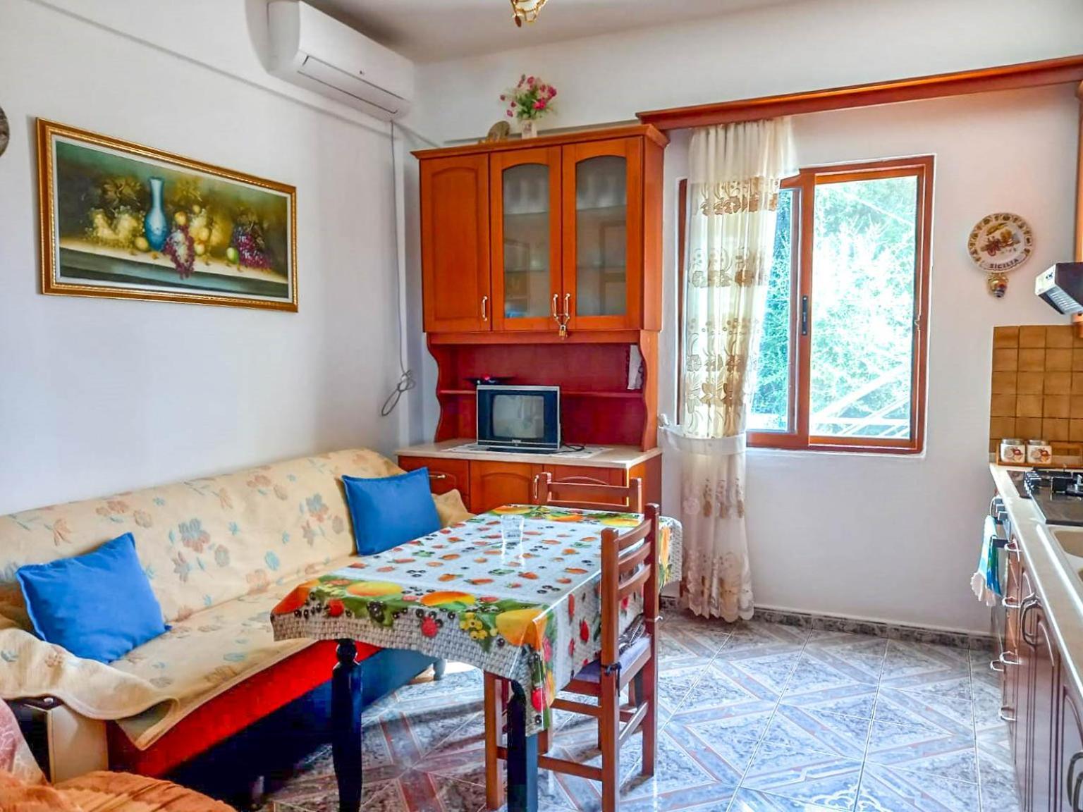 Sea View Apartments Вльора Екстер'єр фото