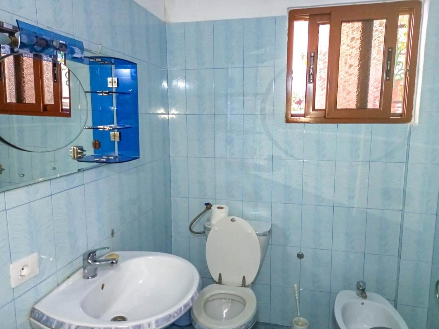 Sea View Apartments Вльора Номер фото