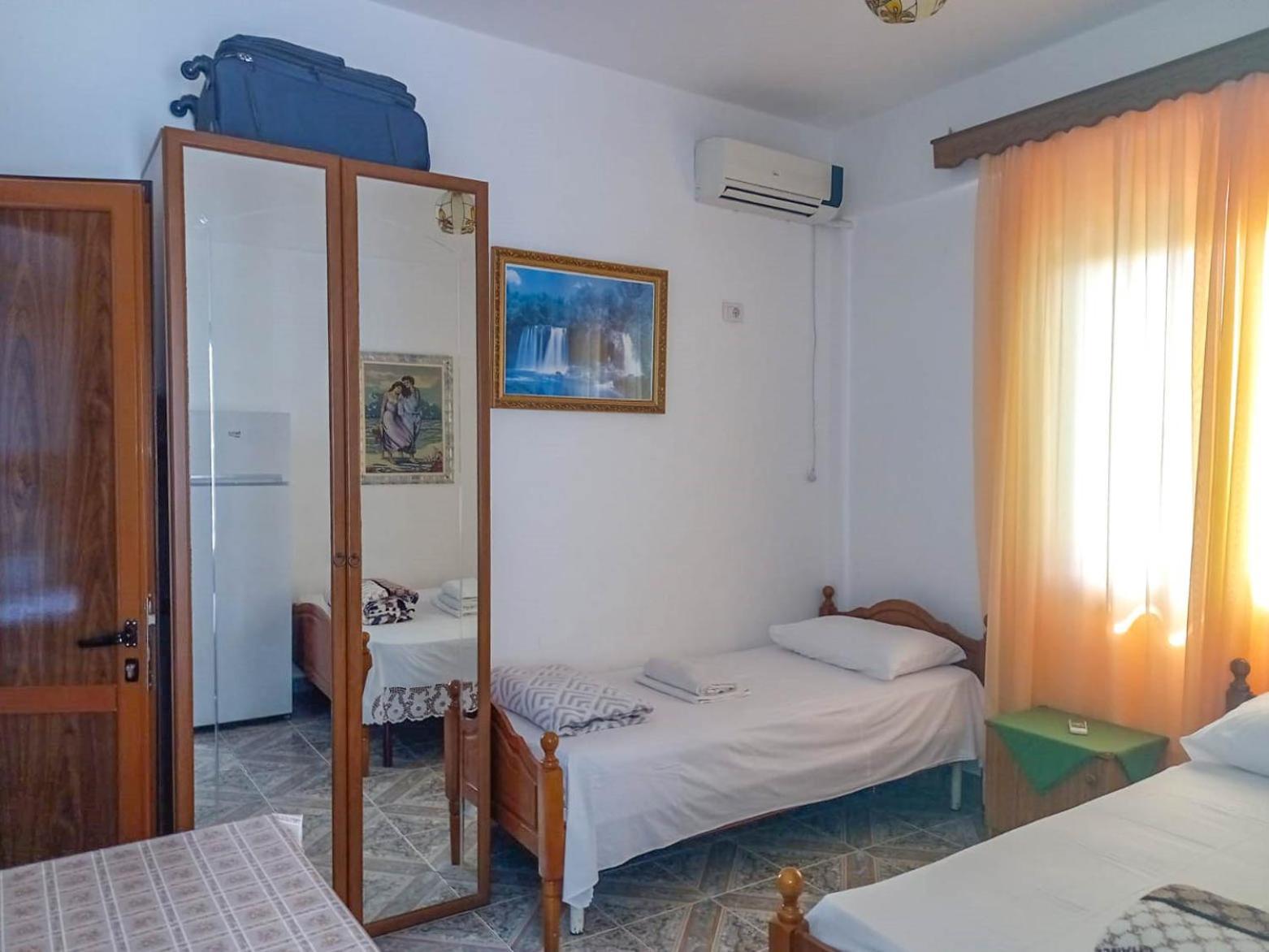 Sea View Apartments Вльора Номер фото